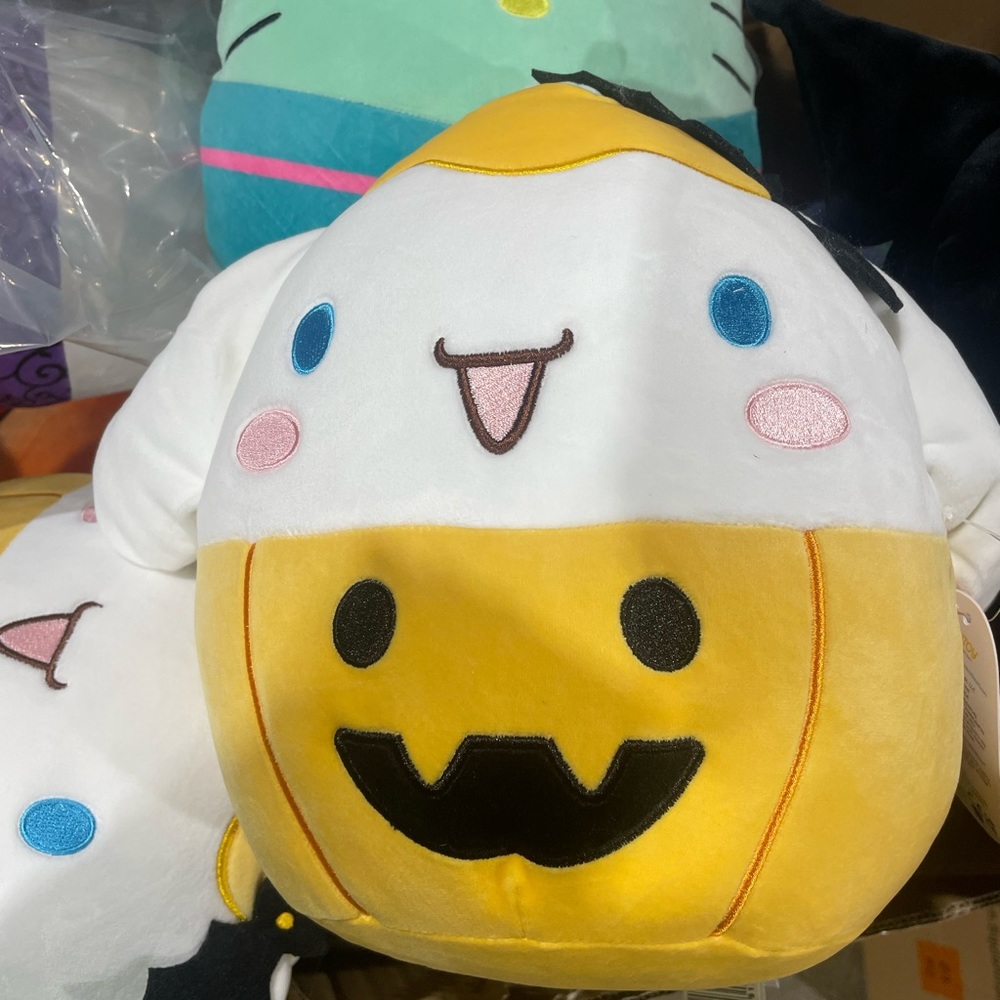 Squishmallow Cinnamonroll NWT 8”